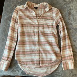 Aeropostale long sleeve flannel size small.